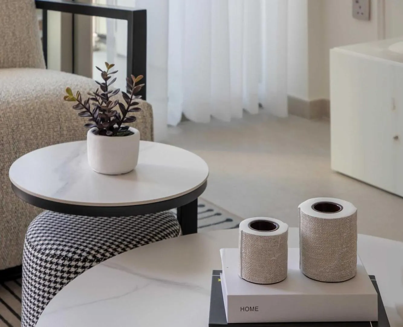Frank Porter - Grande Signature Residences ドバイ アパート