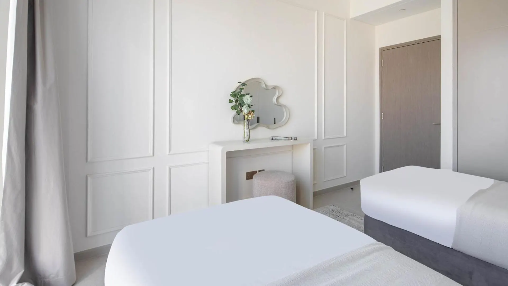 Frank Porter - Grande Signature Residences ドバイ 0*,  アラブ首長国連邦