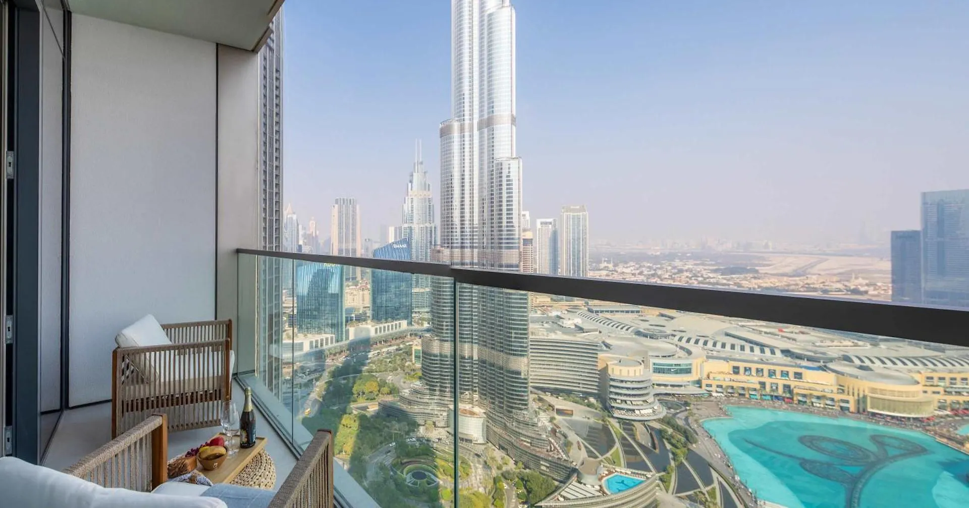 Frank Porter - Grande Signature Residences ドバイ アパート
