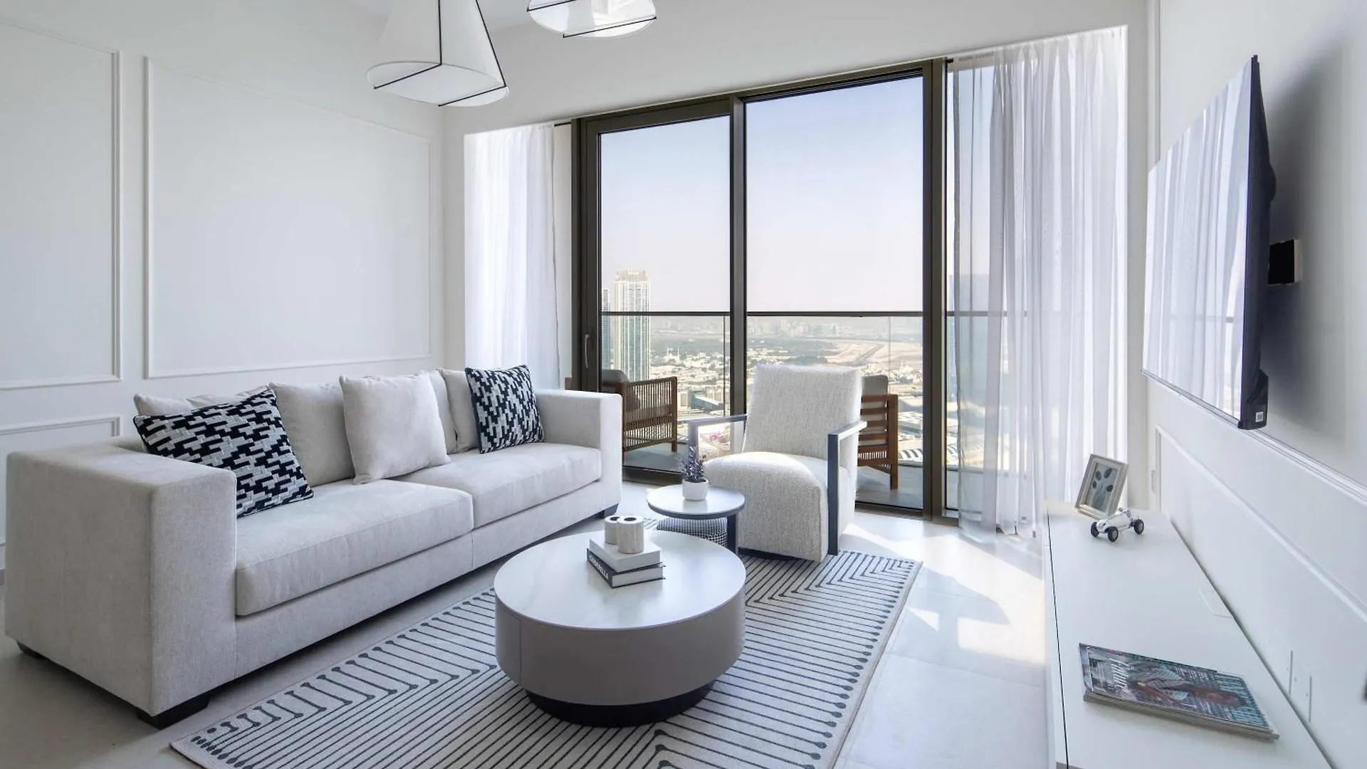 Frank Porter - Grande Signature Residences ドバイ アパート